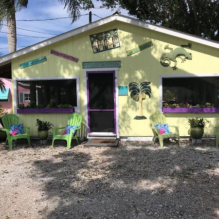 Pelican Island Cottages Sebastian Bagian luar foto