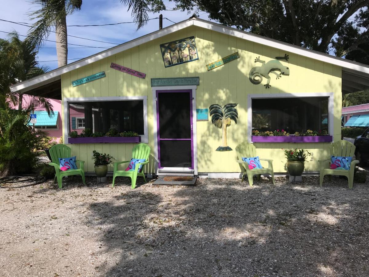 Pelican Island Cottages Sebastian Bagian luar foto