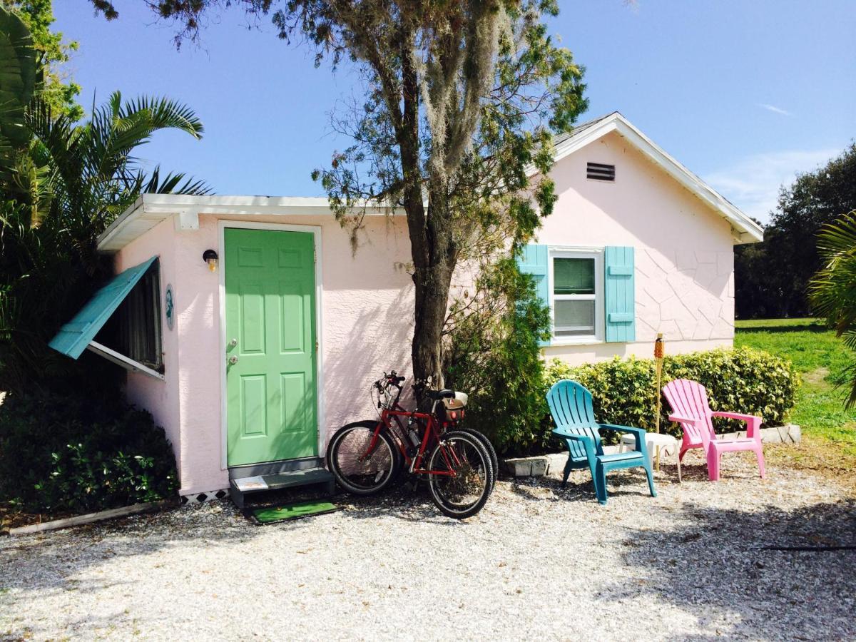 Pelican Island Cottages Sebastian Bagian luar foto